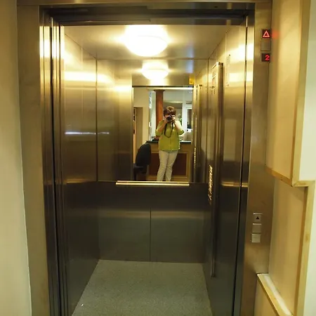 Hotel Westa 2*